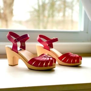 Swedish Hasbeens Cross Strap Sandals (39)